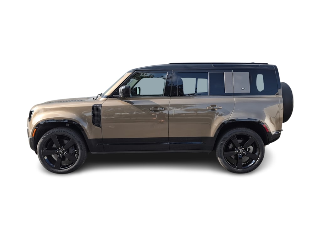 Thumbnail: 2023 Land Rover Defender - 3