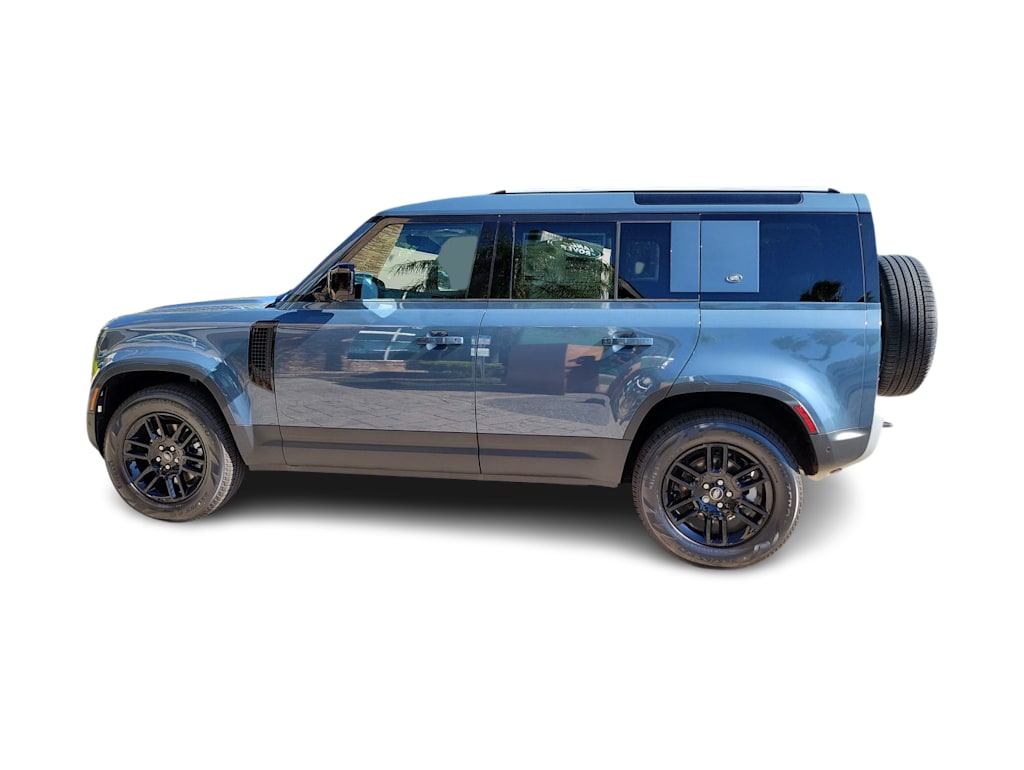 Thumbnail: 2024 Land Rover Defender - 3