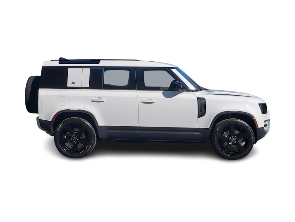 Thumbnail: 2022 Land Rover Defender - 23