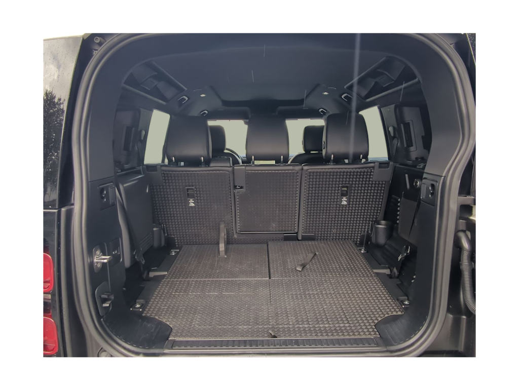 Thumbnail: 2022 Land Rover Defender - 15