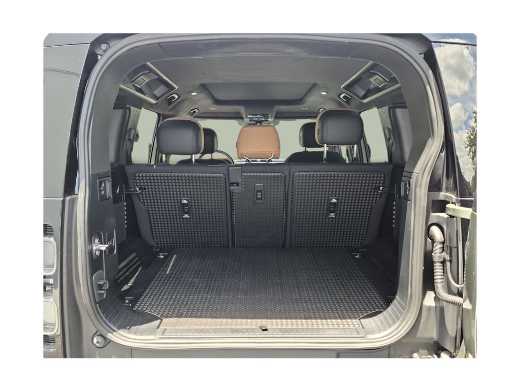 Thumbnail: 2025 Land Rover Defender - 17