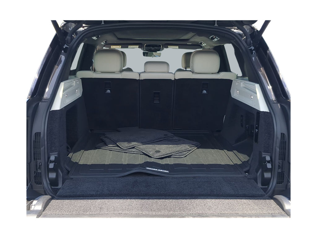 Thumbnail: 2023 Land Rover Range Rover - 16