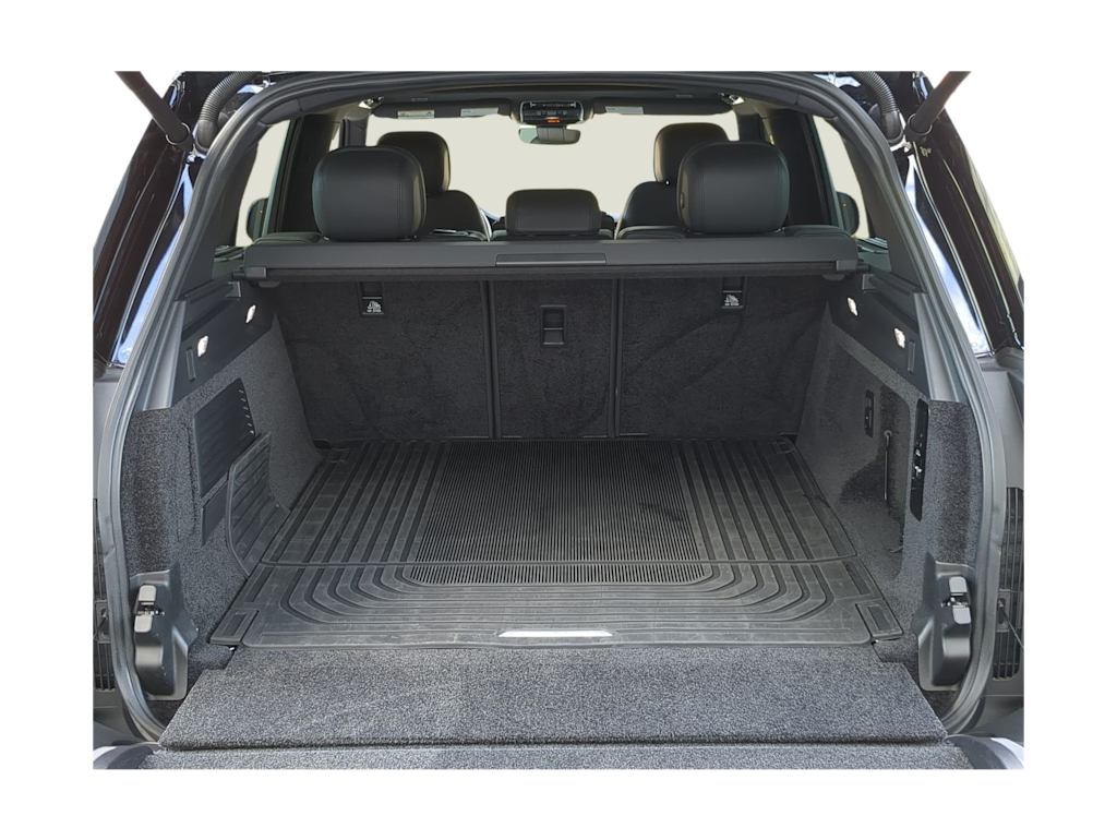 Thumbnail: 2023 Land Rover Range Rover - 17