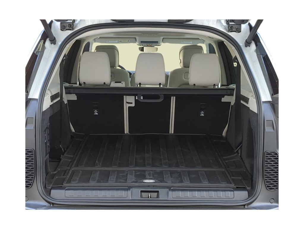 Thumbnail: 2025 Land Rover Discovery - 16