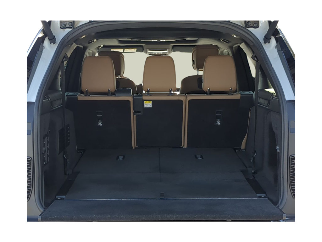 Thumbnail: 2023 Land Rover Discovery - 15