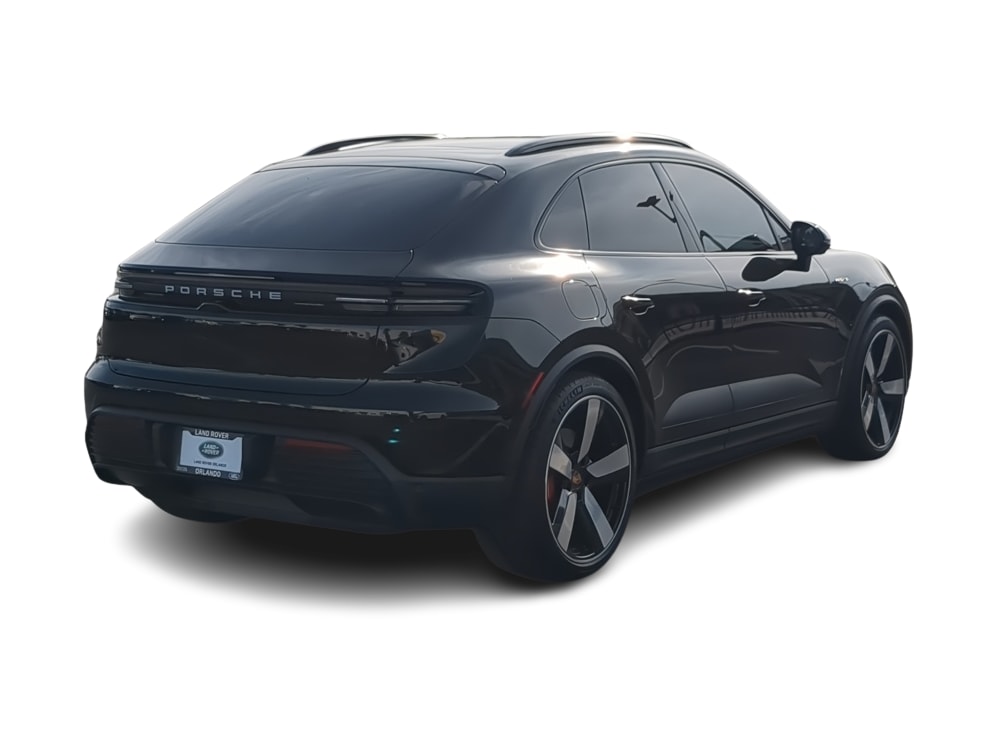 Thumbnail: 2025 Porsche Macan - 21
