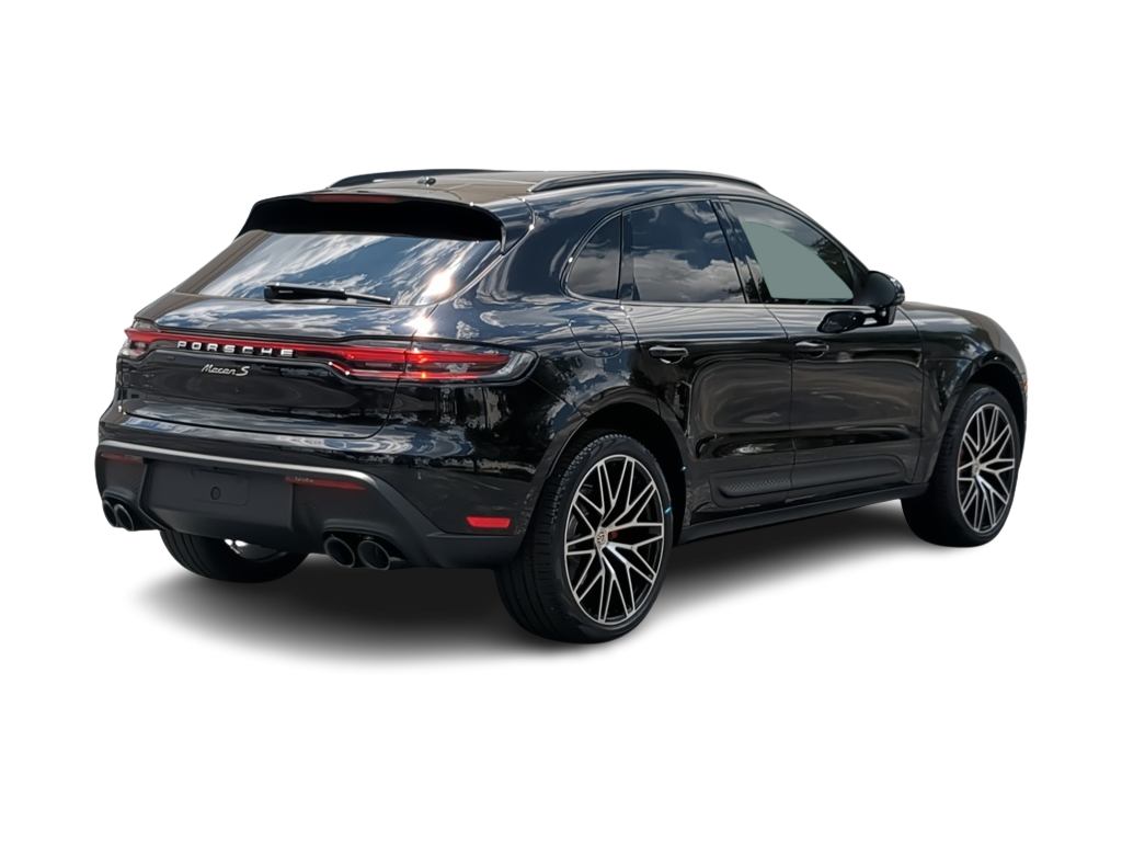 Thumbnail: 2026 Porsche Macan - 23