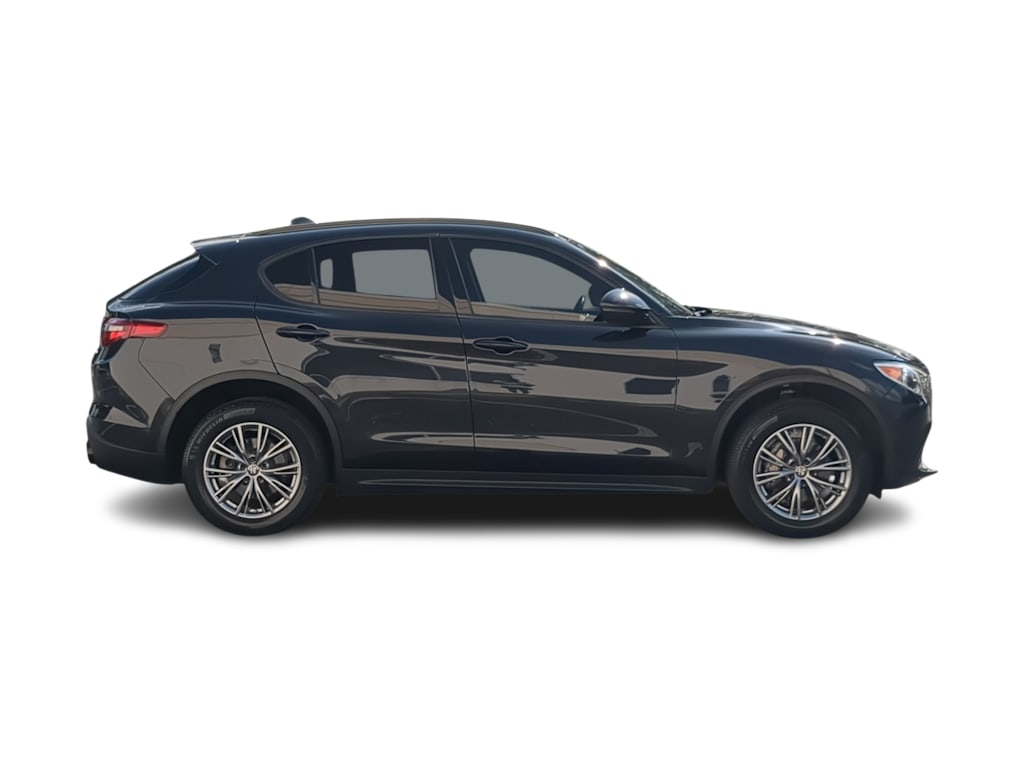 Thumbnail: 2022 Alfa Romeo Stelvio - 24