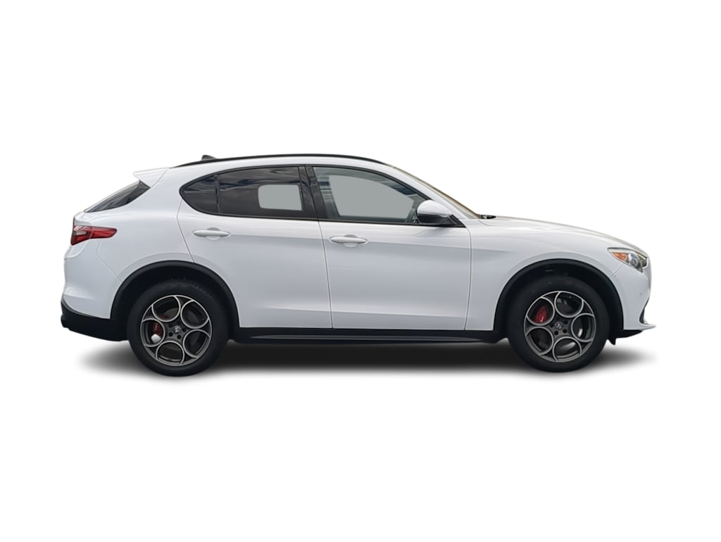 Thumbnail: 2023 Alfa Romeo Stelvio - 24