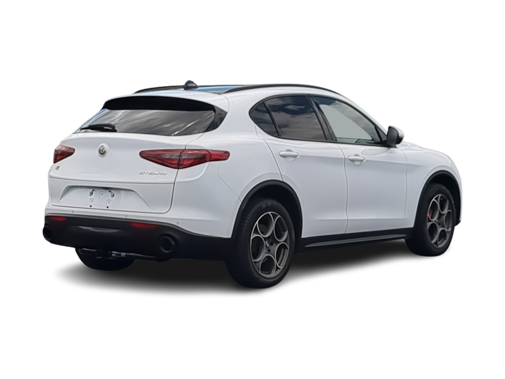 Thumbnail: 2023 Alfa Romeo Stelvio - 23