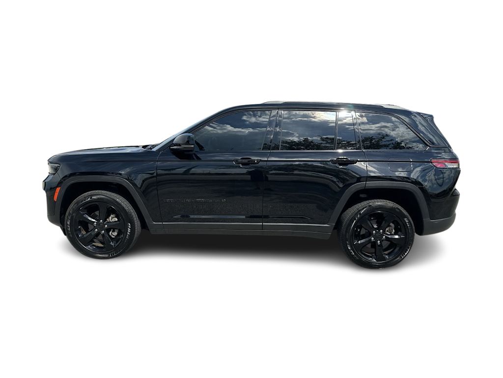 Thumbnail: 2025 Jeep Grand Cherokee - 3