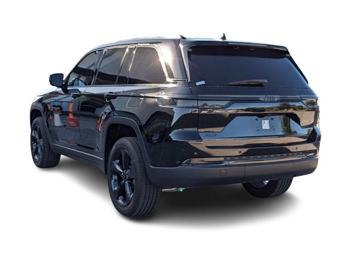 2024 Jeep Grand Cherokee Laredo 3