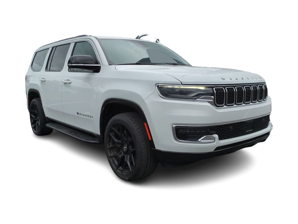 Thumbnail: 2023 Jeep Wagoneer - 17