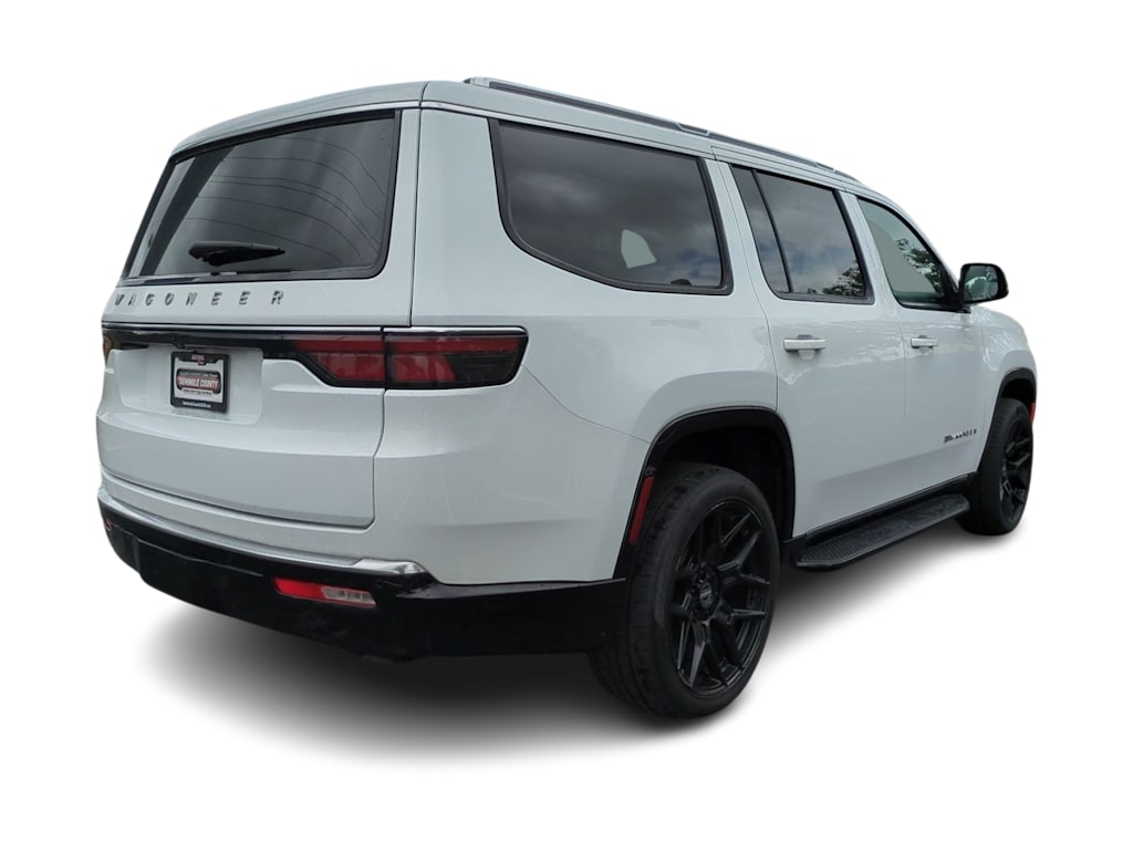 Thumbnail: 2023 Jeep Wagoneer - 19