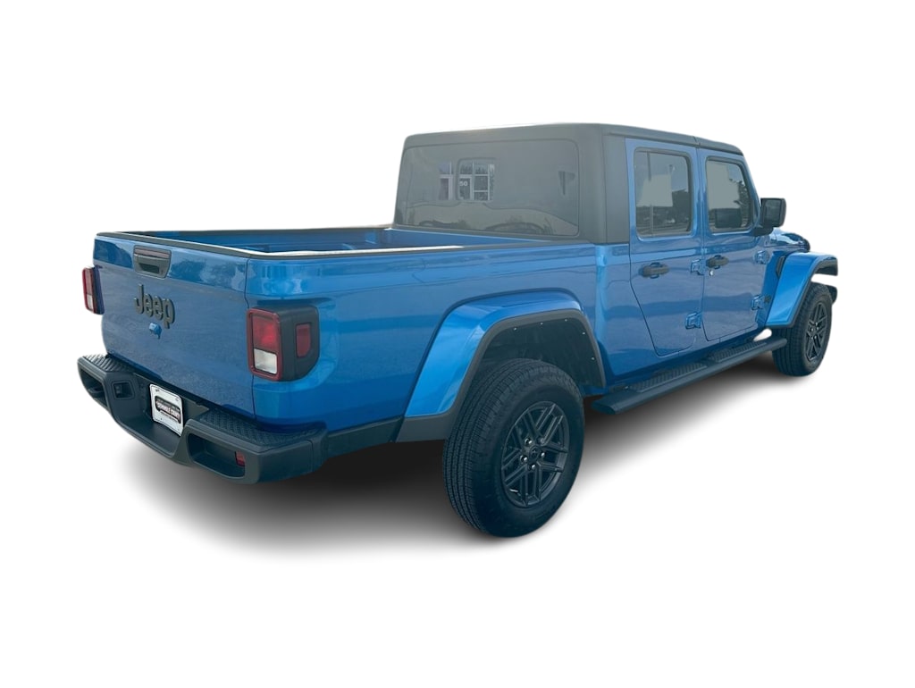 Thumbnail: 2024 Jeep Gladiator - 23