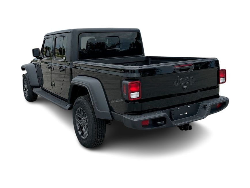Thumbnail: 2026 Jeep Gladiator - 4