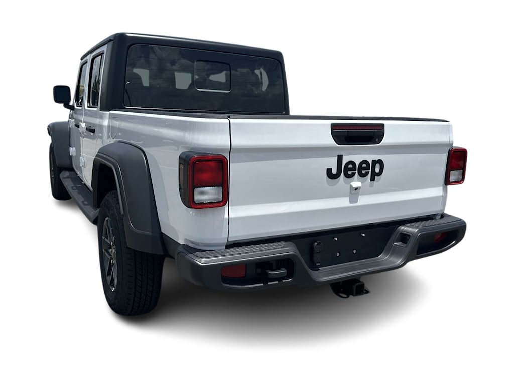 Thumbnail: 2026 Jeep Gladiator - 3