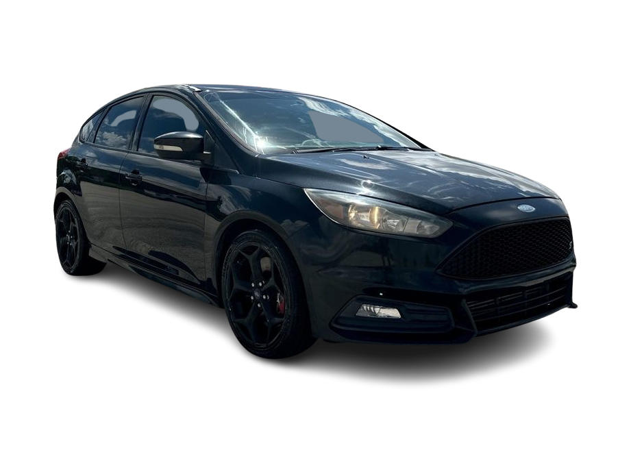 Thumbnail: 2015 Ford Focus - 18