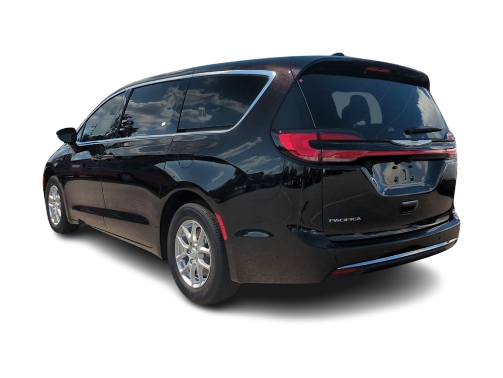 Thumbnail: 2026 Chrysler Pacifica - 4