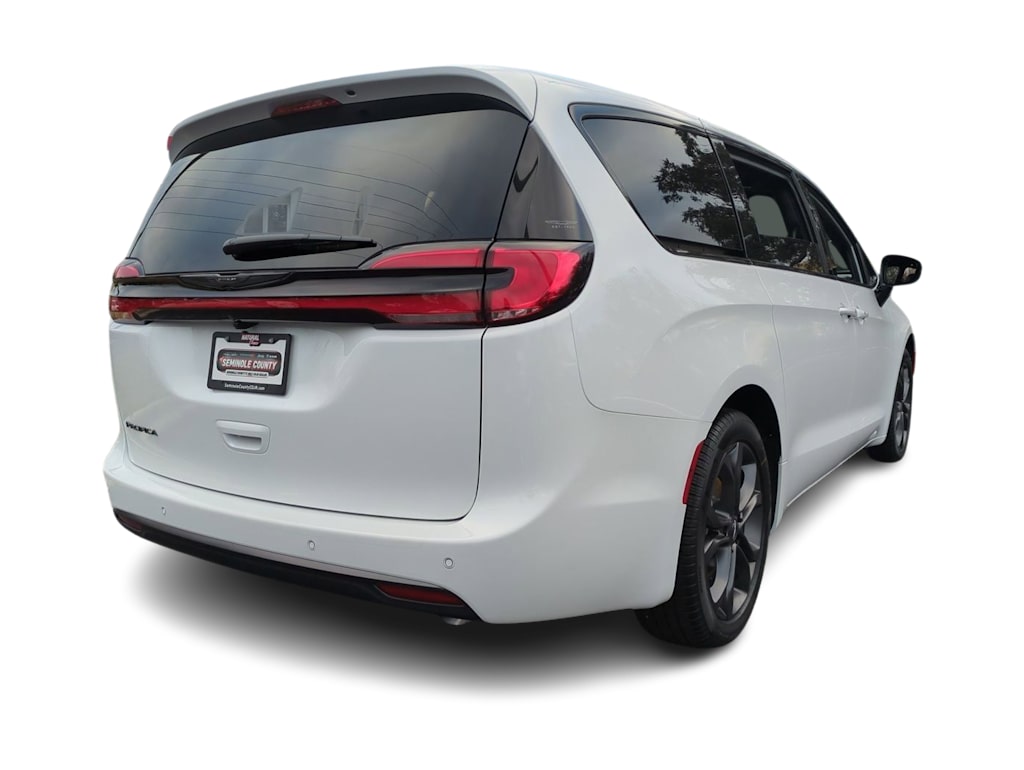 Thumbnail: 2026 Chrysler Pacifica - 21