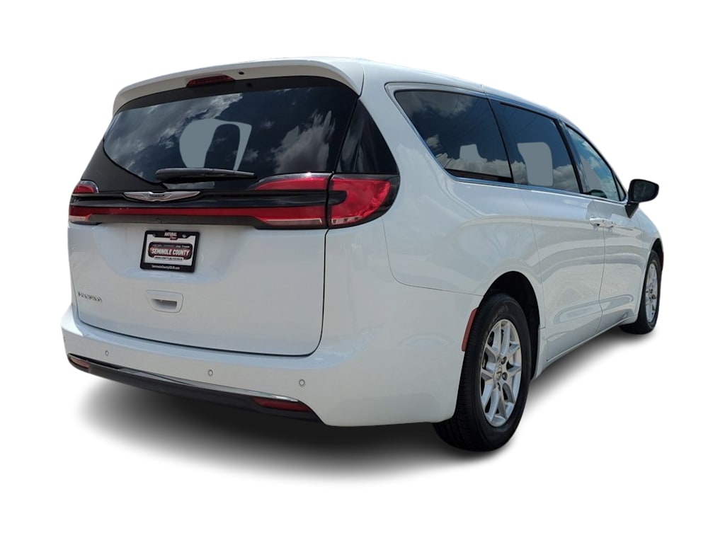 Thumbnail: 2023 Chrysler Pacifica - 21