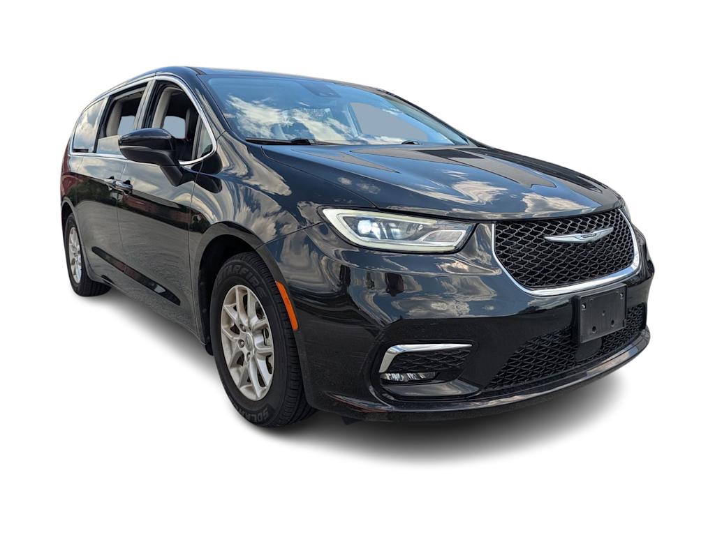 Thumbnail: 2023 Chrysler Pacifica - 8