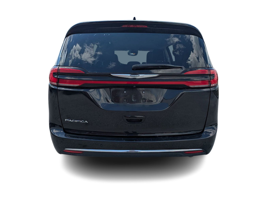 Thumbnail: 2023 Chrysler Pacifica - 4