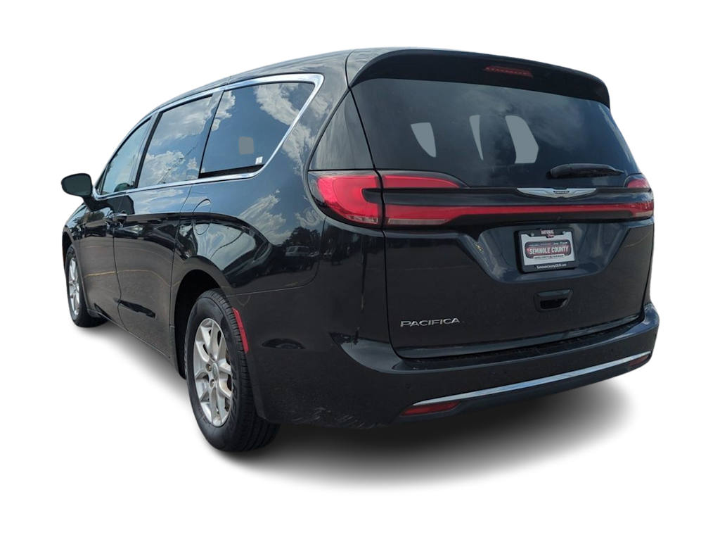 Thumbnail: 2023 Chrysler Pacifica - 4