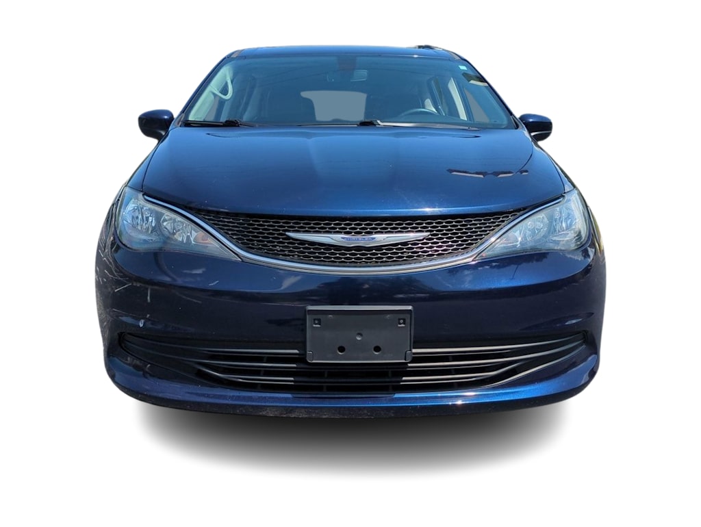 Thumbnail: 2020 Chrysler Voyager - 6