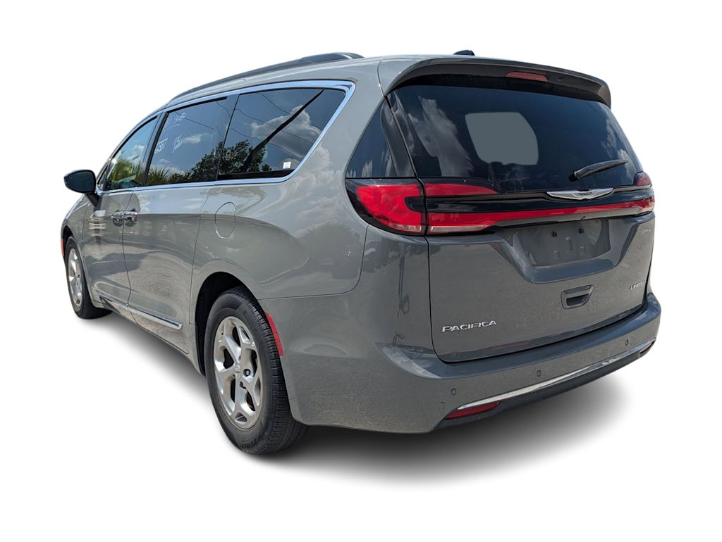 Thumbnail: 2023 Chrysler Pacifica - 3