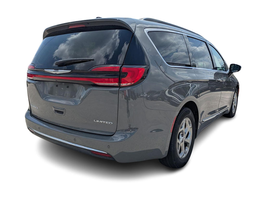 Thumbnail: 2023 Chrysler Pacifica - 9