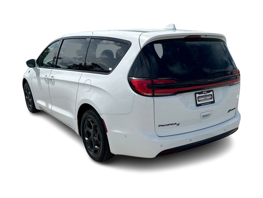 Thumbnail: 2022 Chrysler Pacifica - 4