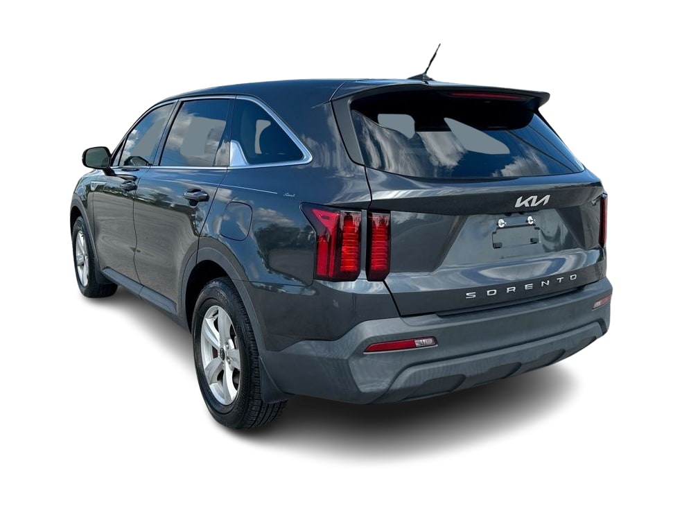 Thumbnail: 2022 Kia Sorento - 4