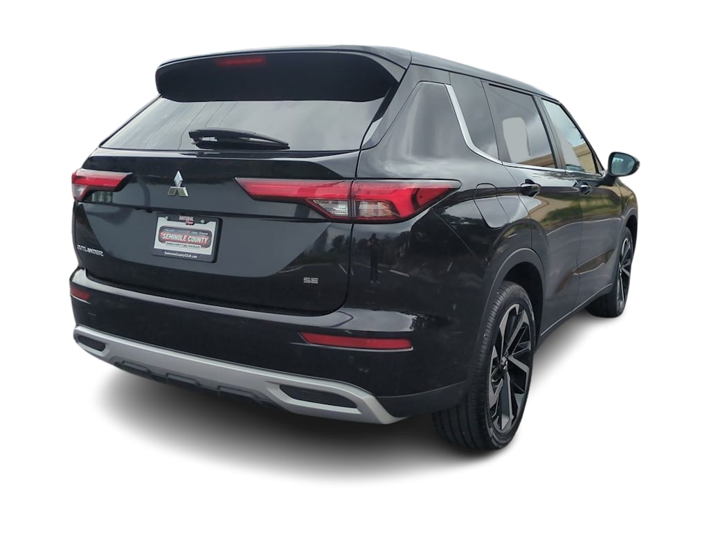 Thumbnail: 2024 Mitsubishi Outlander - 23