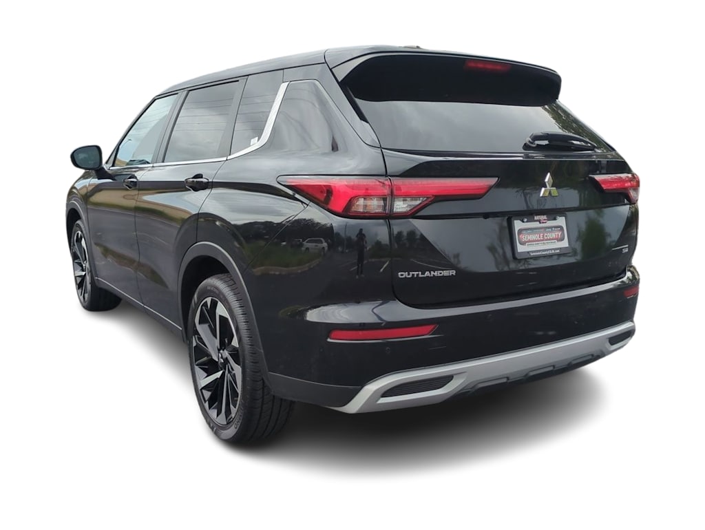 Thumbnail: 2024 Mitsubishi Outlander - 4