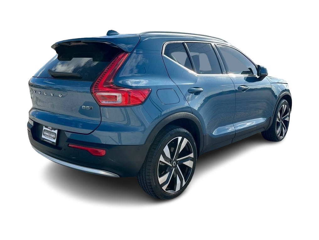 Thumbnail: 2023 Volvo XC40 - 19