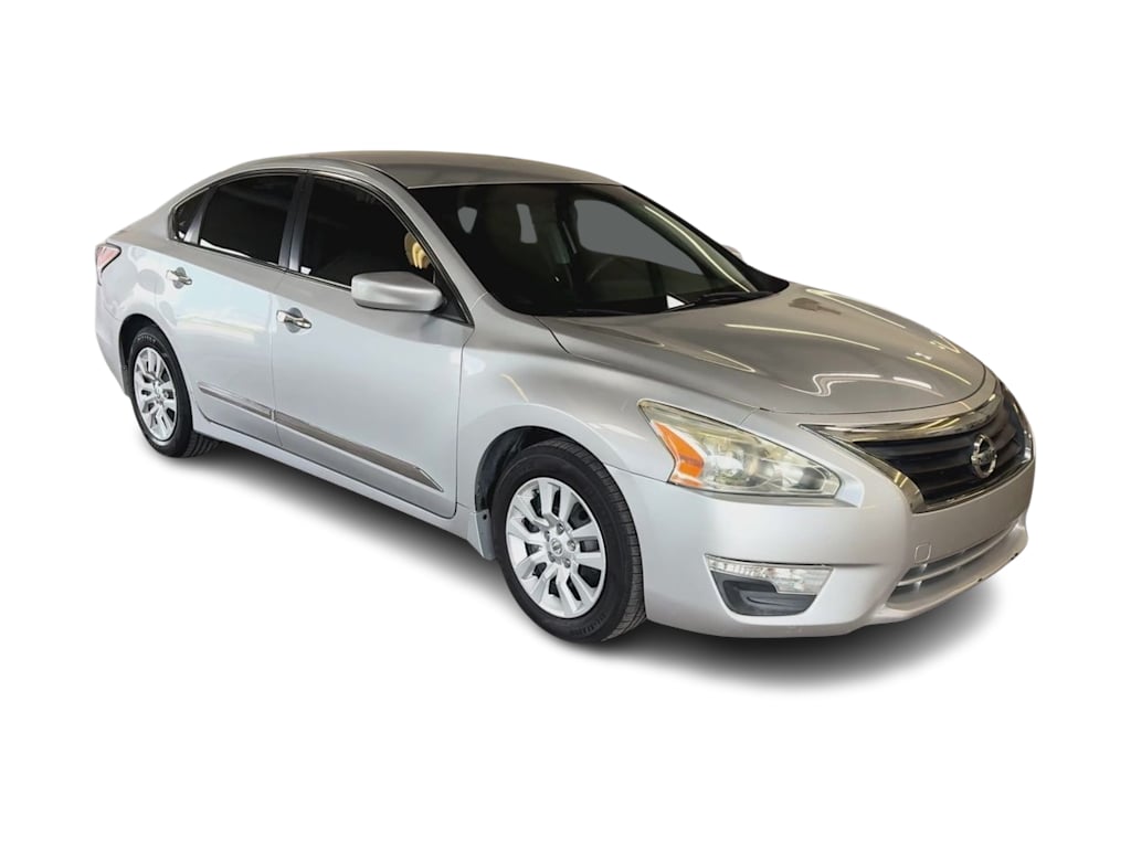 Thumbnail: 2015 Nissan Altima - 18