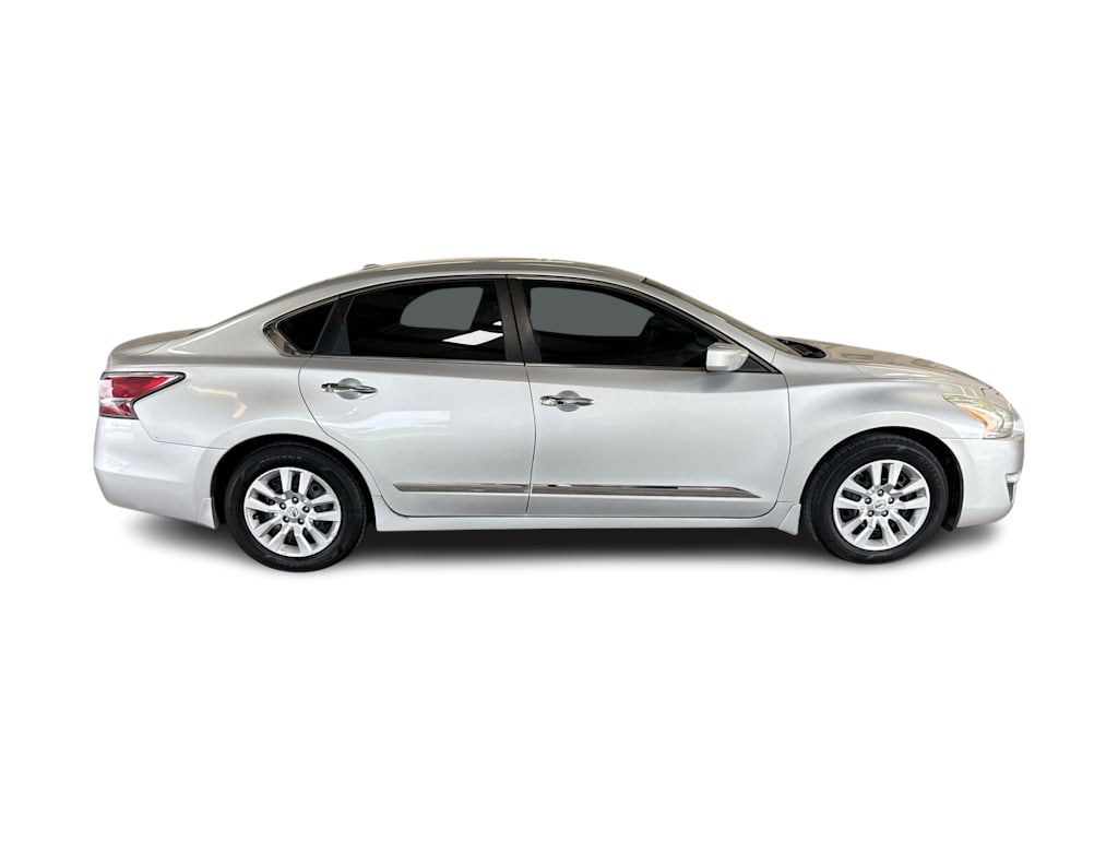 Thumbnail: 2015 Nissan Altima - 27