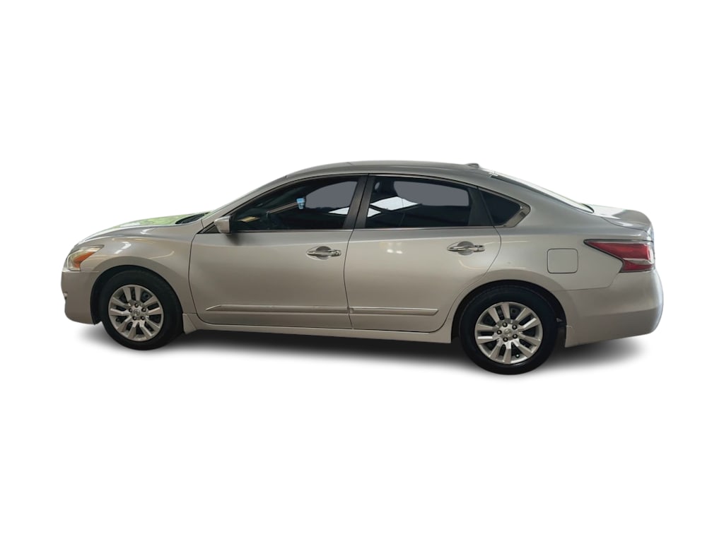 Thumbnail: 2015 Nissan Altima - 3