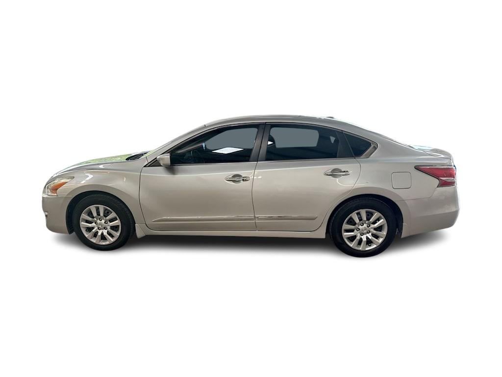 Thumbnail: 2015 Nissan Altima - 23