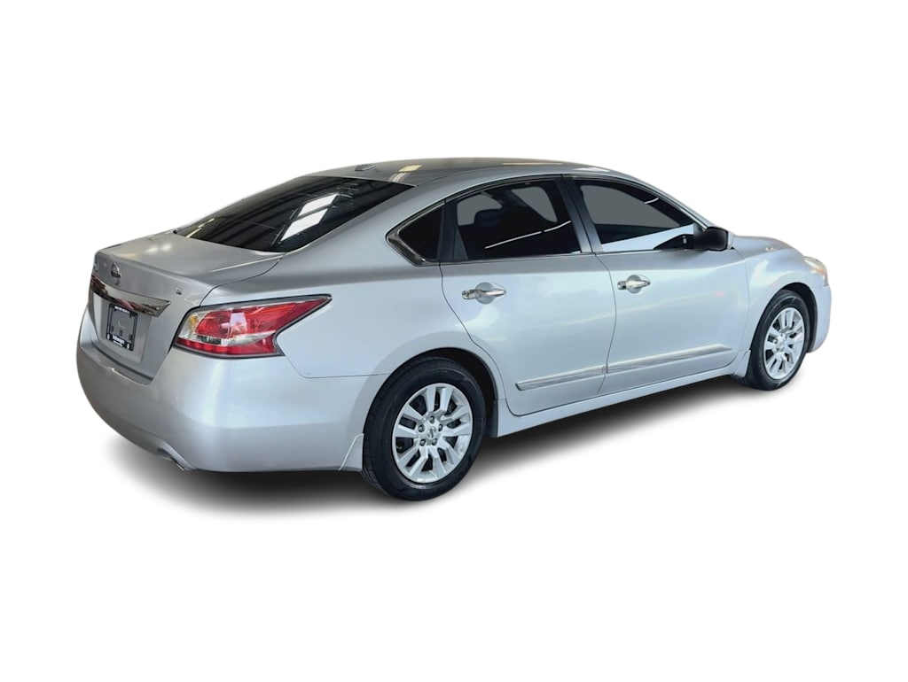 Thumbnail: 2015 Nissan Altima - 21