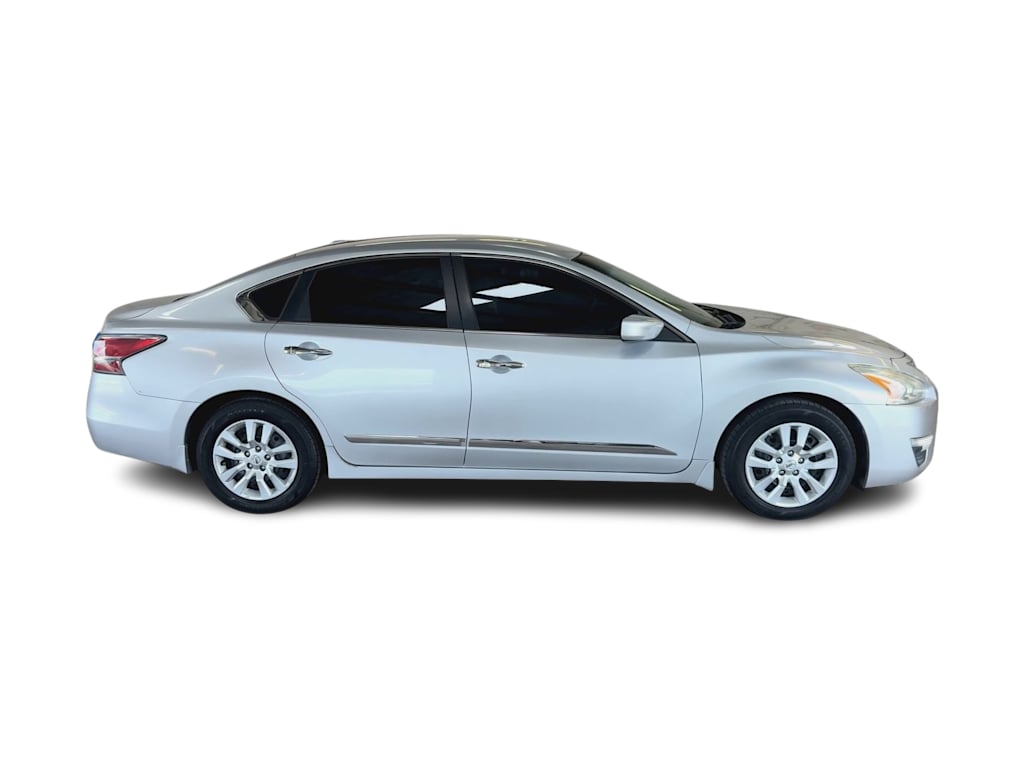 Thumbnail: 2015 Nissan Altima - 22