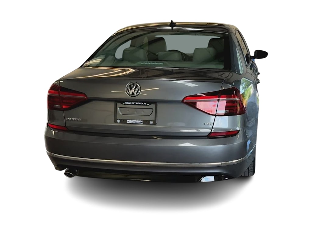 Thumbnail: 2018 Volkswagen Passat - 4