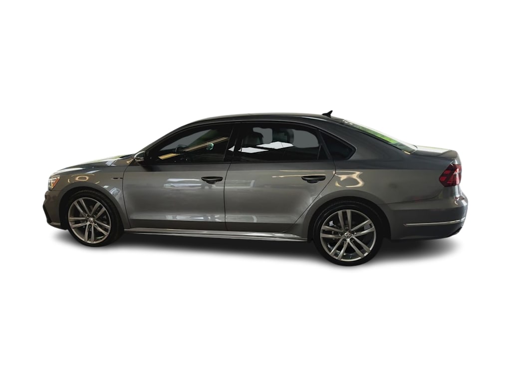 Thumbnail: 2018 Volkswagen Passat - 3