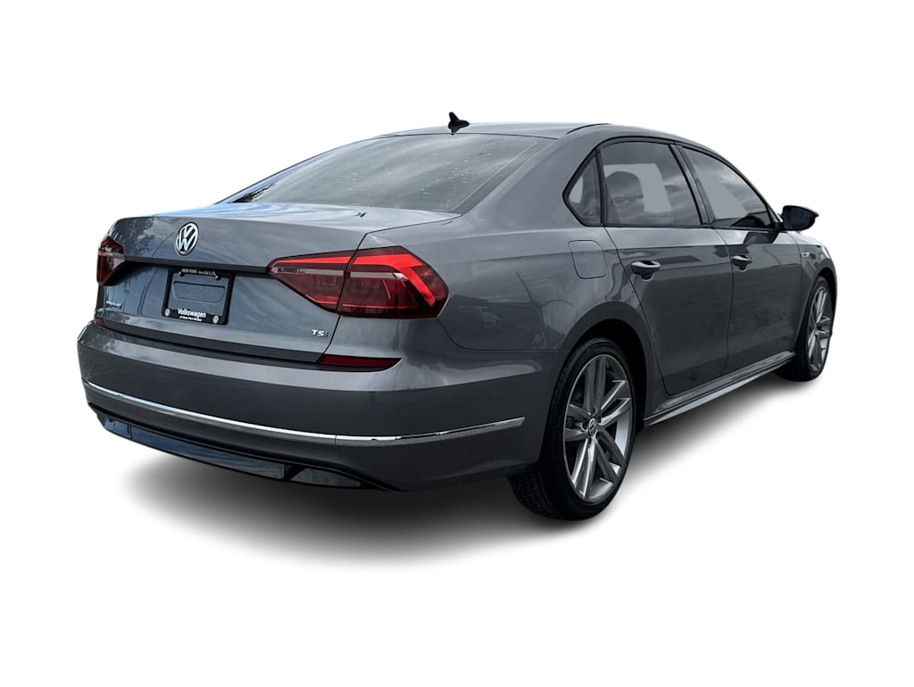Thumbnail: 2018 Volkswagen Passat - 21