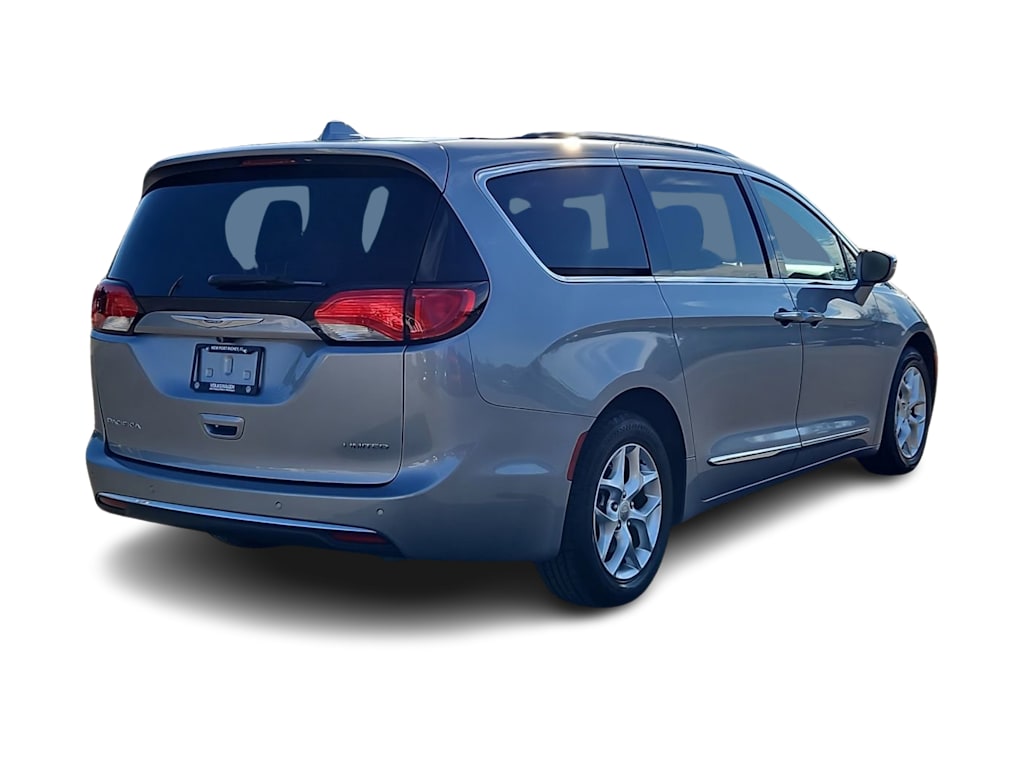 Thumbnail: 2020 Chrysler Pacifica - 22