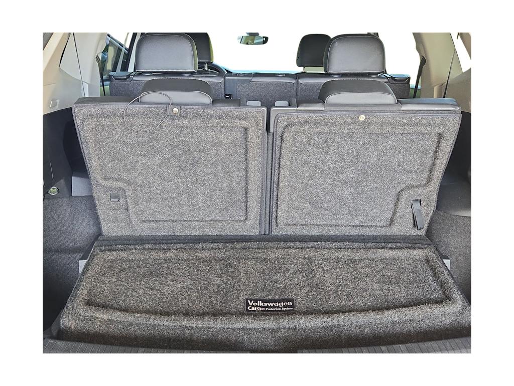 Thumbnail: 2022 Volkswagen Tiguan - 17