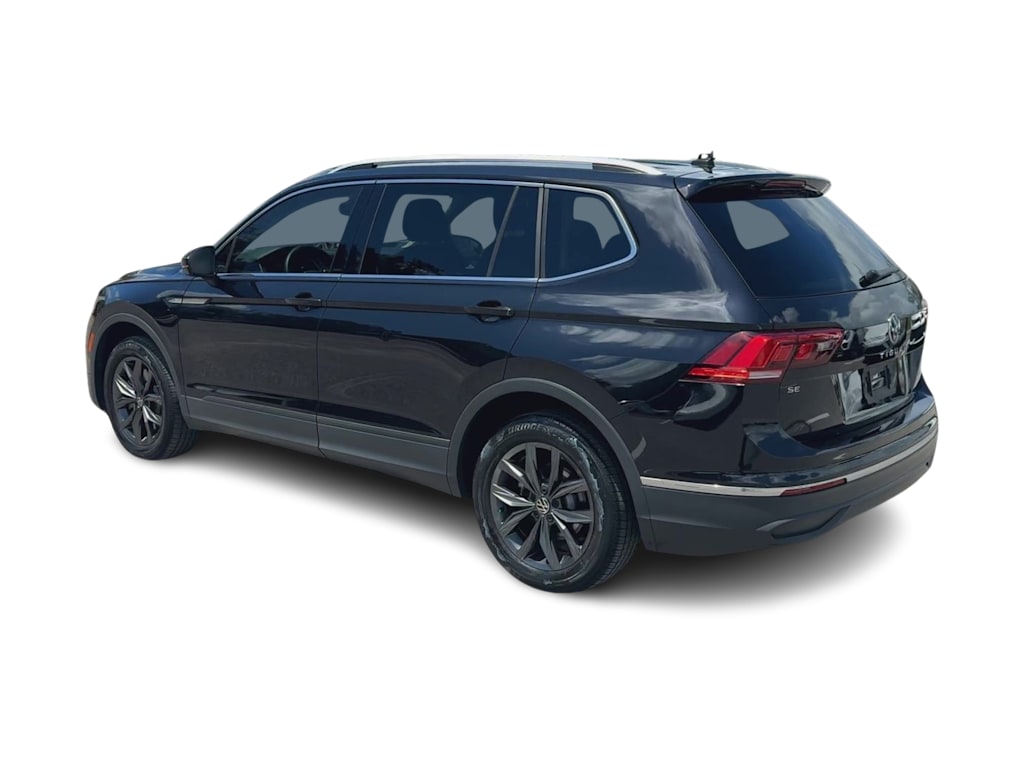 Thumbnail: 2022 Volkswagen Tiguan - 4