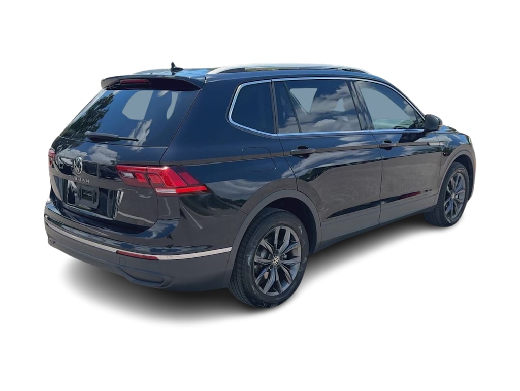 Thumbnail: 2022 Volkswagen Tiguan - 22