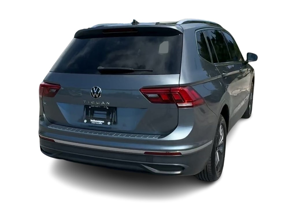 Thumbnail: 2022 Volkswagen Tiguan - 21